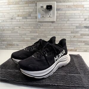 Hoka Clifton 10 Wide (Black and White)
